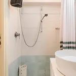 Rhome Elegant Lejlighed *